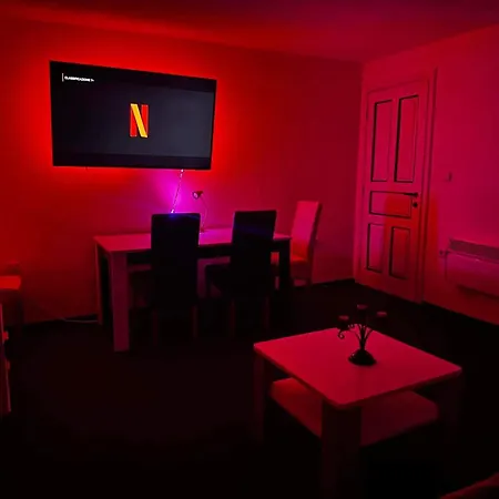 Deluxe فيلة *